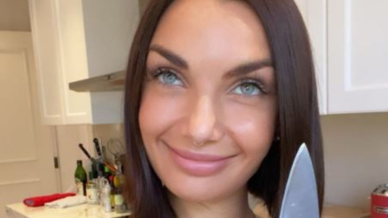 Elettra Lamborghini: “Seno di fuori senza il mio uomo”. Tradimento in vista?